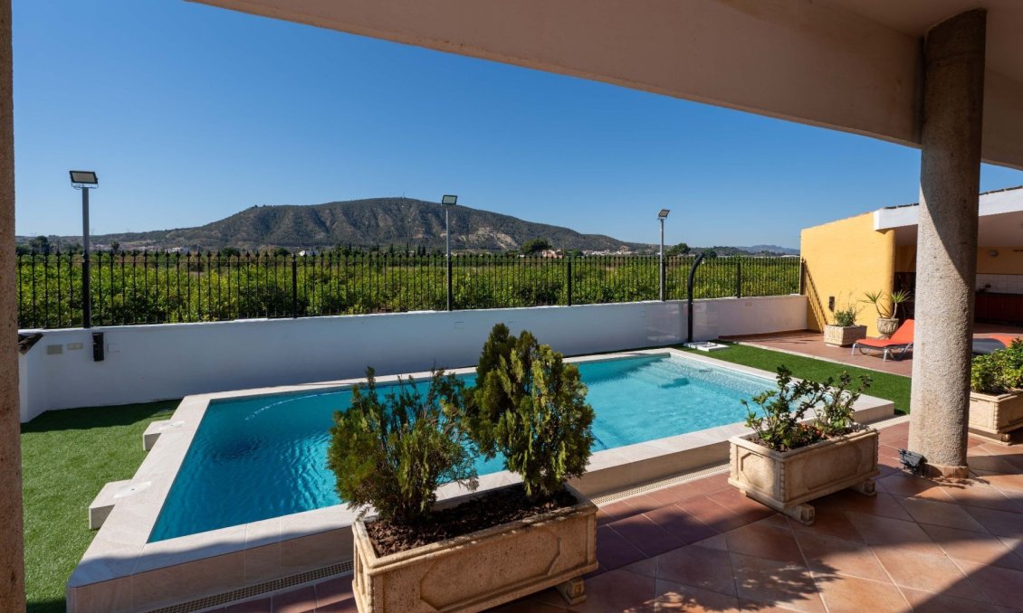 Resale - Villa -
Orihuela - Inland