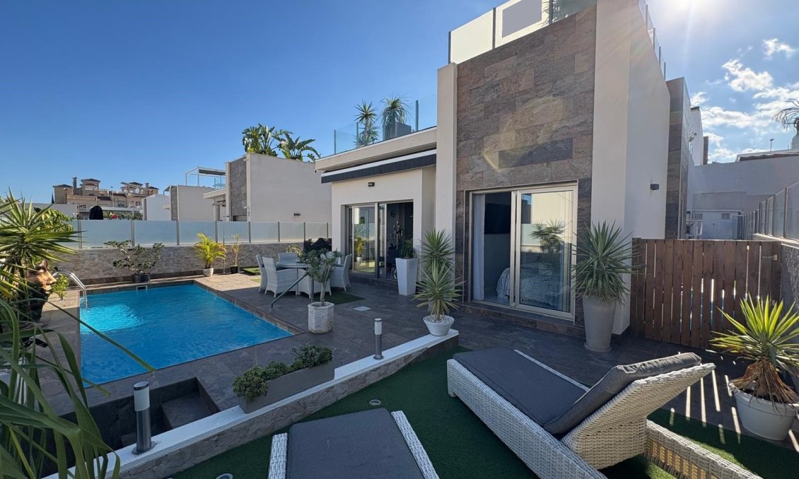 Használt Ingatlanok - Villa -
Orihuela Costa - Costa Blanca