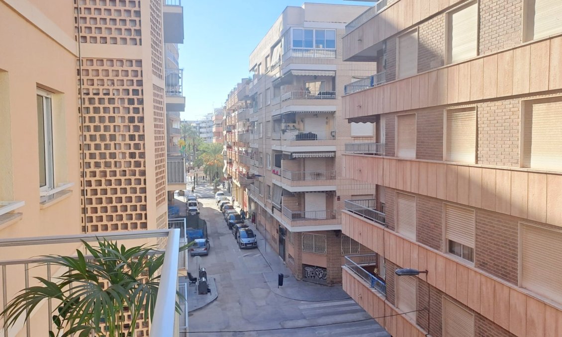 Resale - Apartment -
Torrevieja - Costa Blanca