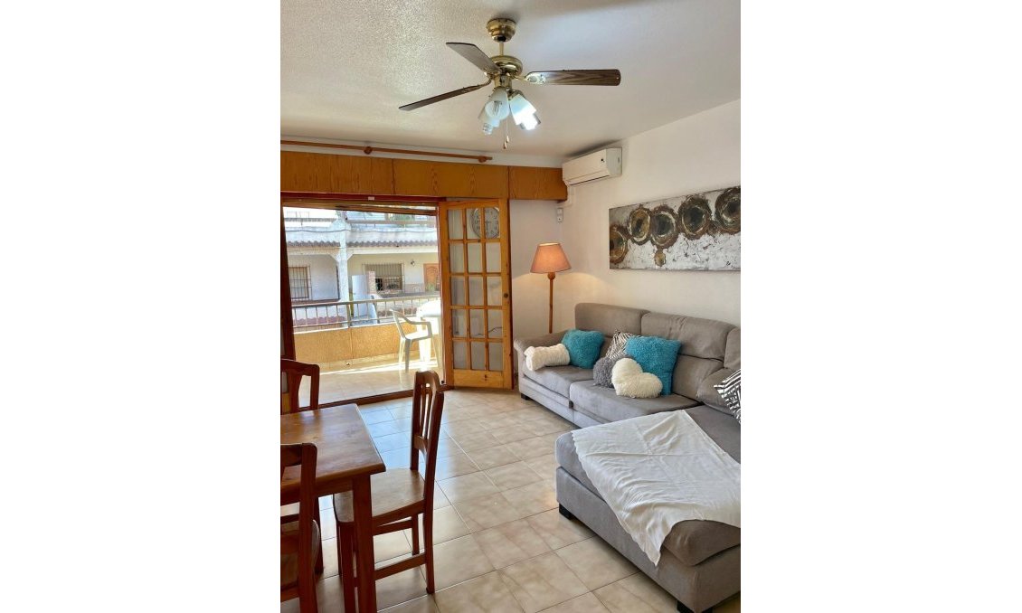 Resale - Apartment -
Torrevieja - Playa de los Locos