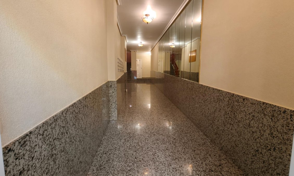 Resale - Apartment -
Torrevieja - Estacion De Autobuses