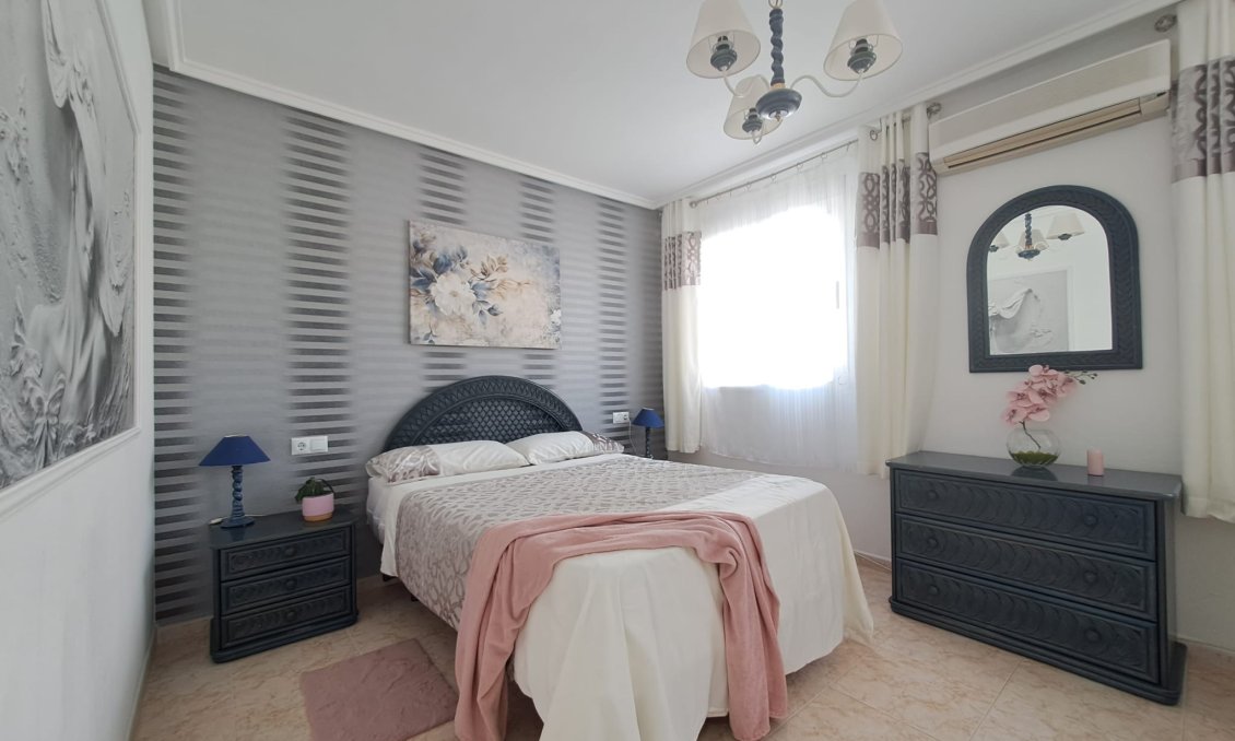 Resale - Apartment -
Torrevieja - Costa Blanca