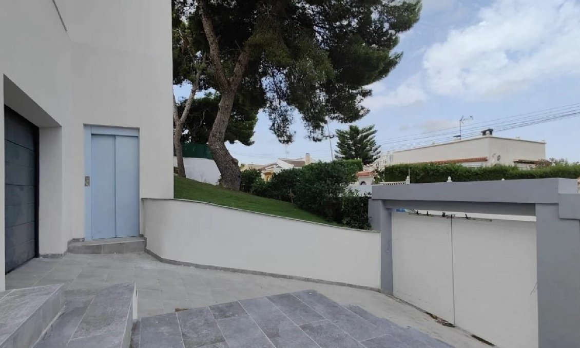 Wiederverkauf - Town House -
Torrevieja - Costa Blanca