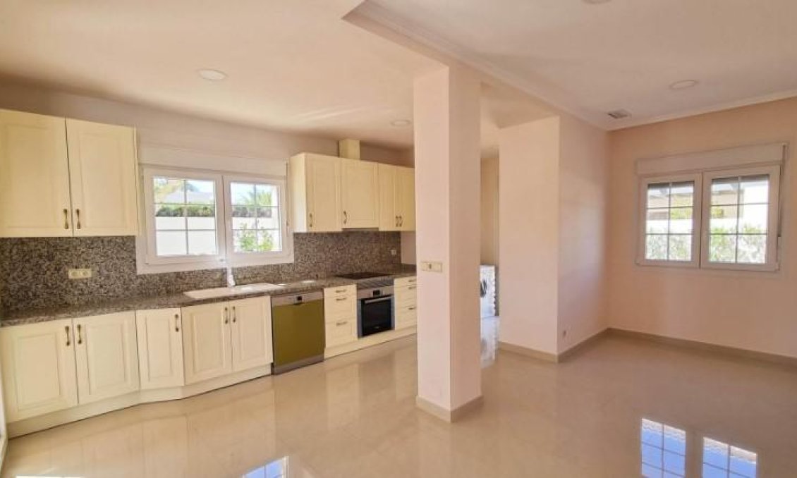 Resale - Town House -
Cabo Roig - Costa Blanca