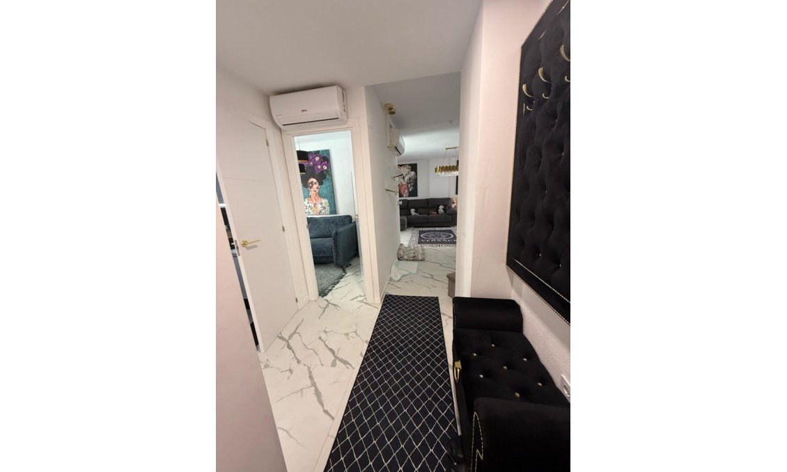 Használt Ingatlanok - Apartman -
Torrevieja - Costa Blanca