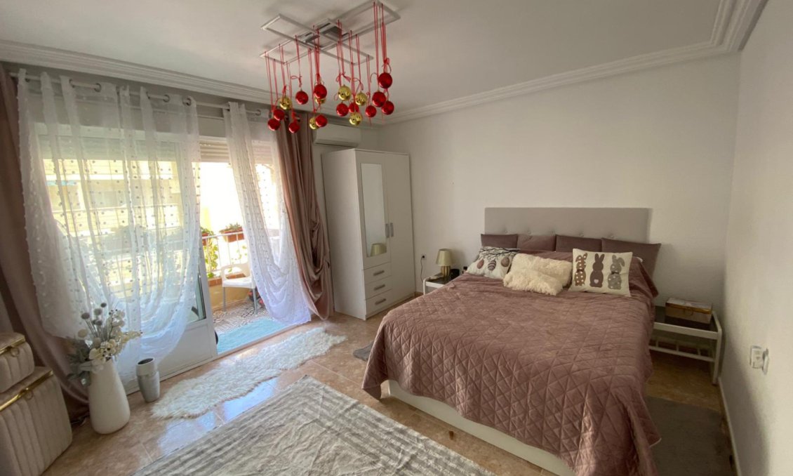 Revânzare - Apartament -
Torrevieja - Costa Blanca