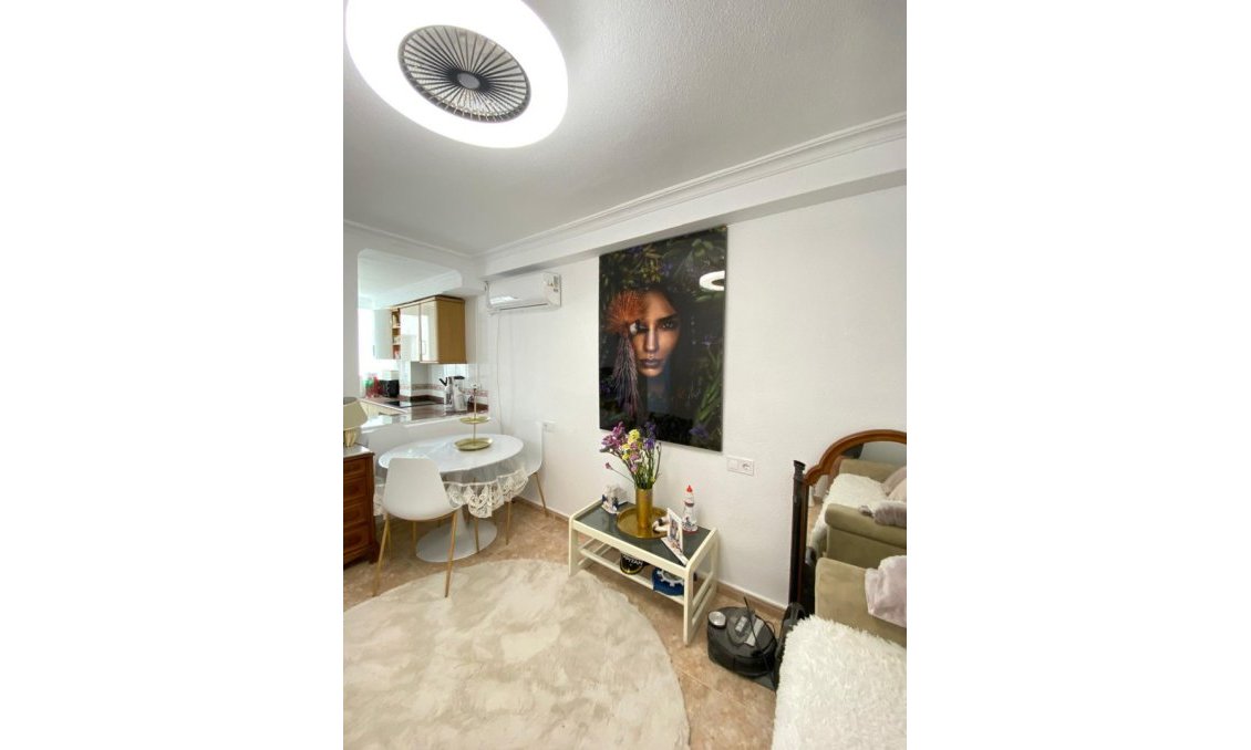 Revânzare - Apartament -
Torrevieja - Costa Blanca