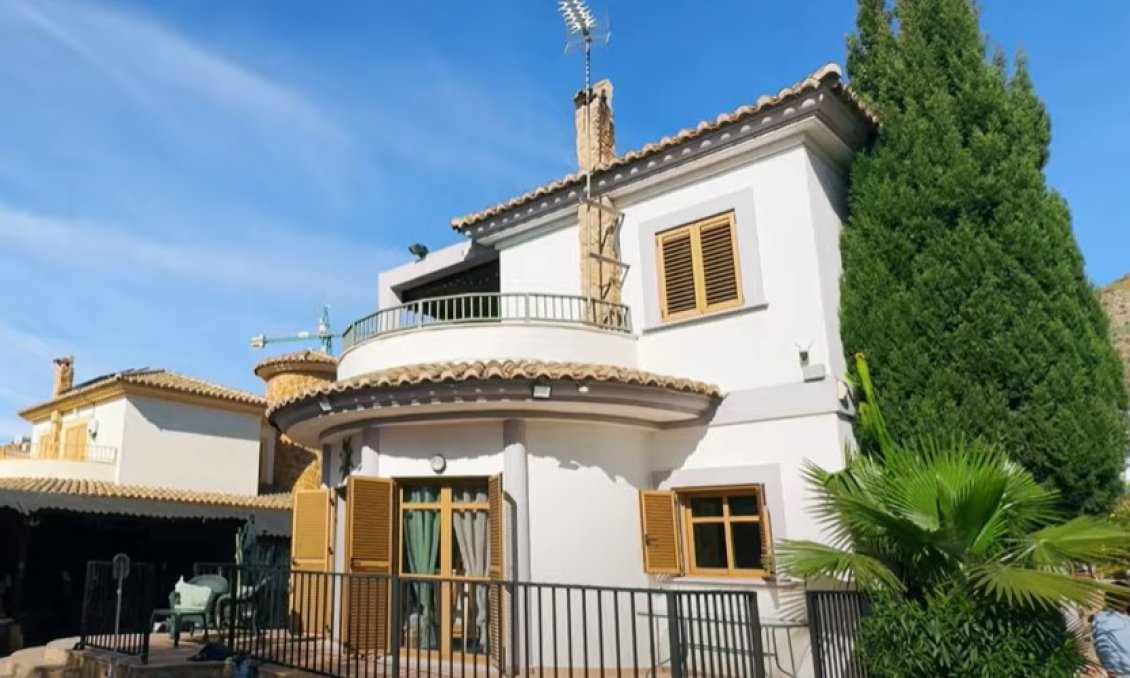 Resale - Town House -
Benidorm - Costa Blanca