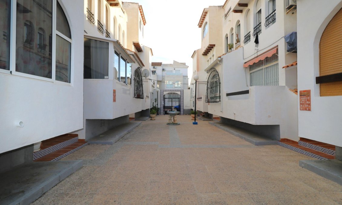 Resale - Apartment -
Torrevieja - Playa De Los Naufragos