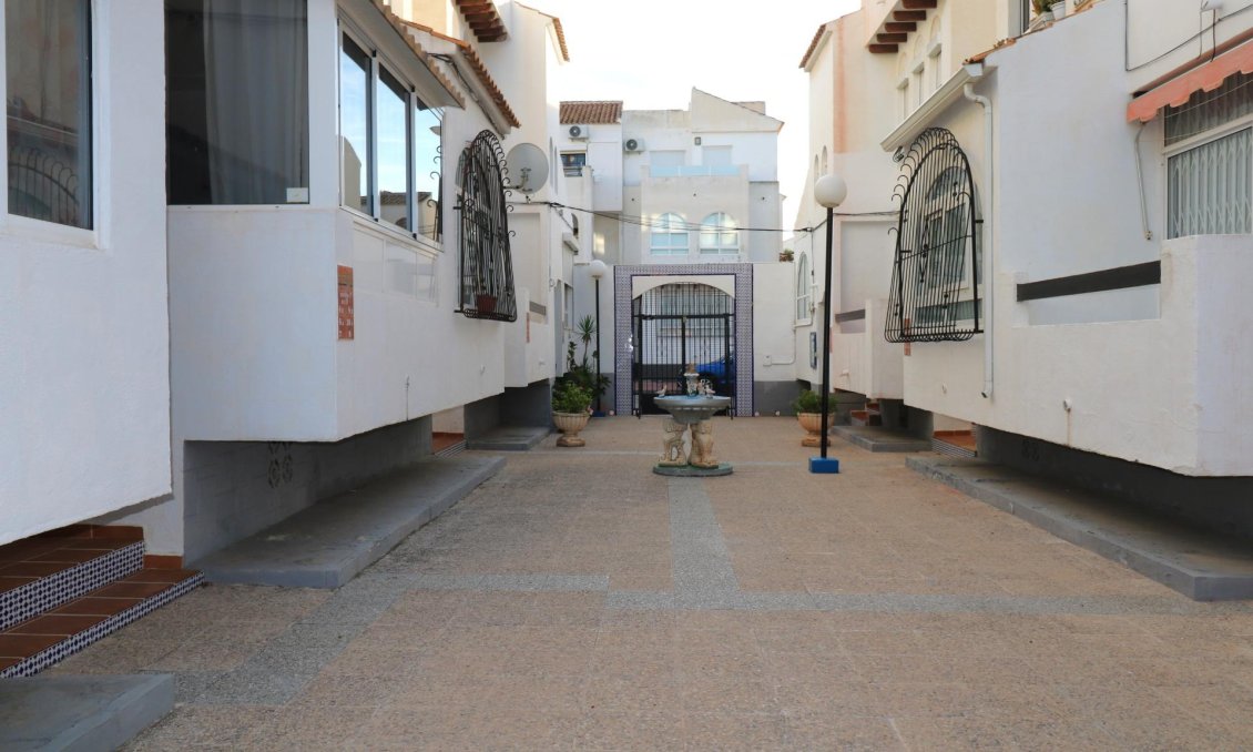 Resale - Apartment -
Torrevieja - Playa De Los Naufragos