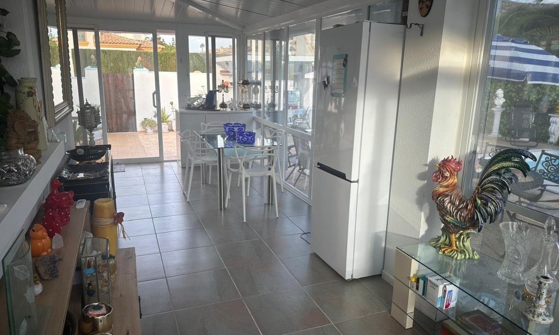 Resale - Villa -
Hondón de las Nieves - Inland