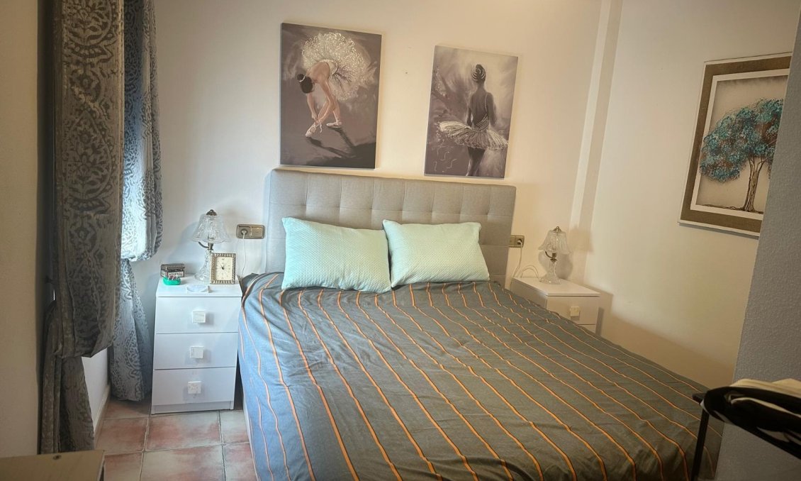 Resale - Villa -
Hondón de las Nieves - Inland