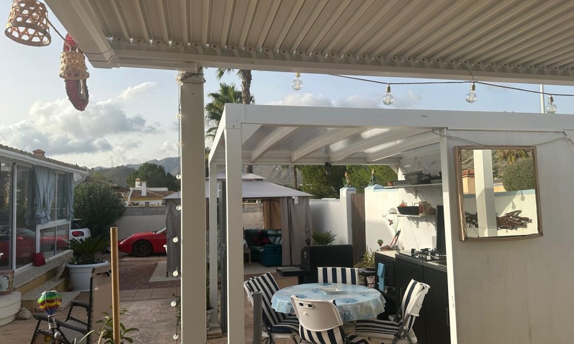 Resale - Villa -
Hondón de las Nieves - Inland