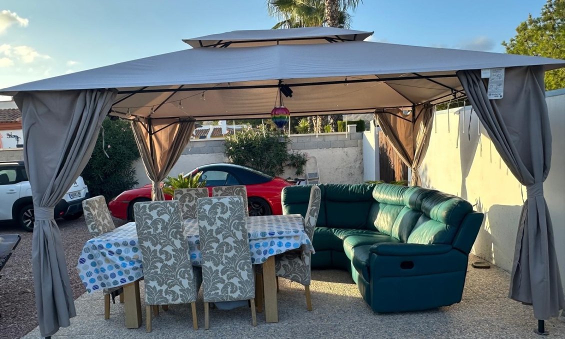 Resale - Villa -
Hondón de las Nieves - Inland