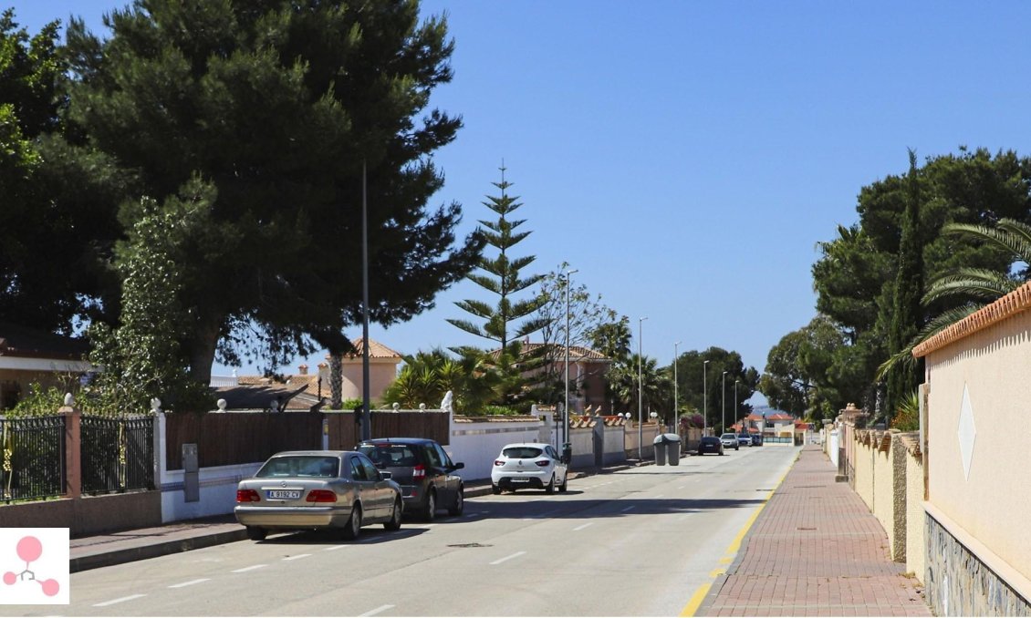 Neue Gebäude - Villa -
San Fulgencio - La Escuera