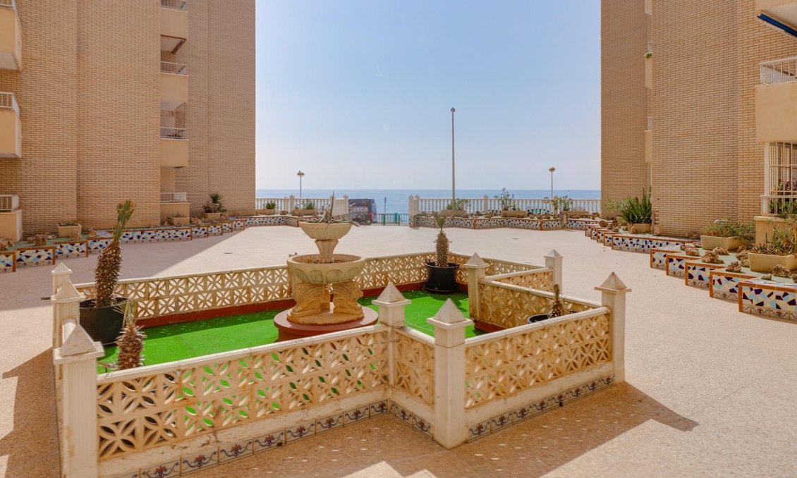 Resale - Apartment -
Torrevieja - Centro