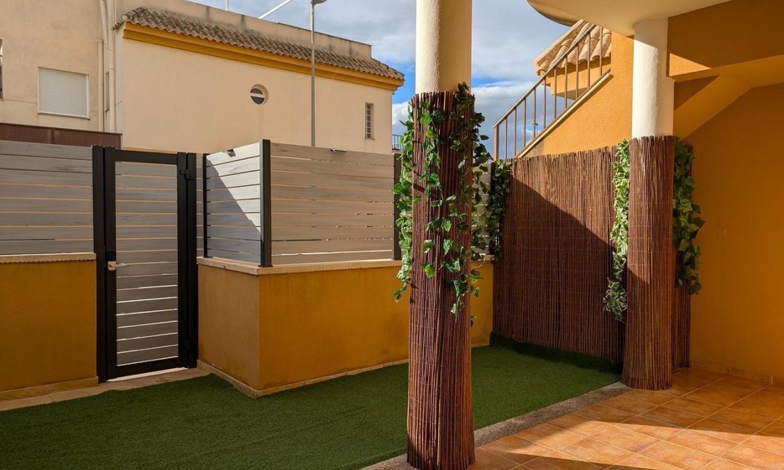 Revânzare - Bungalou -
Benejúzar