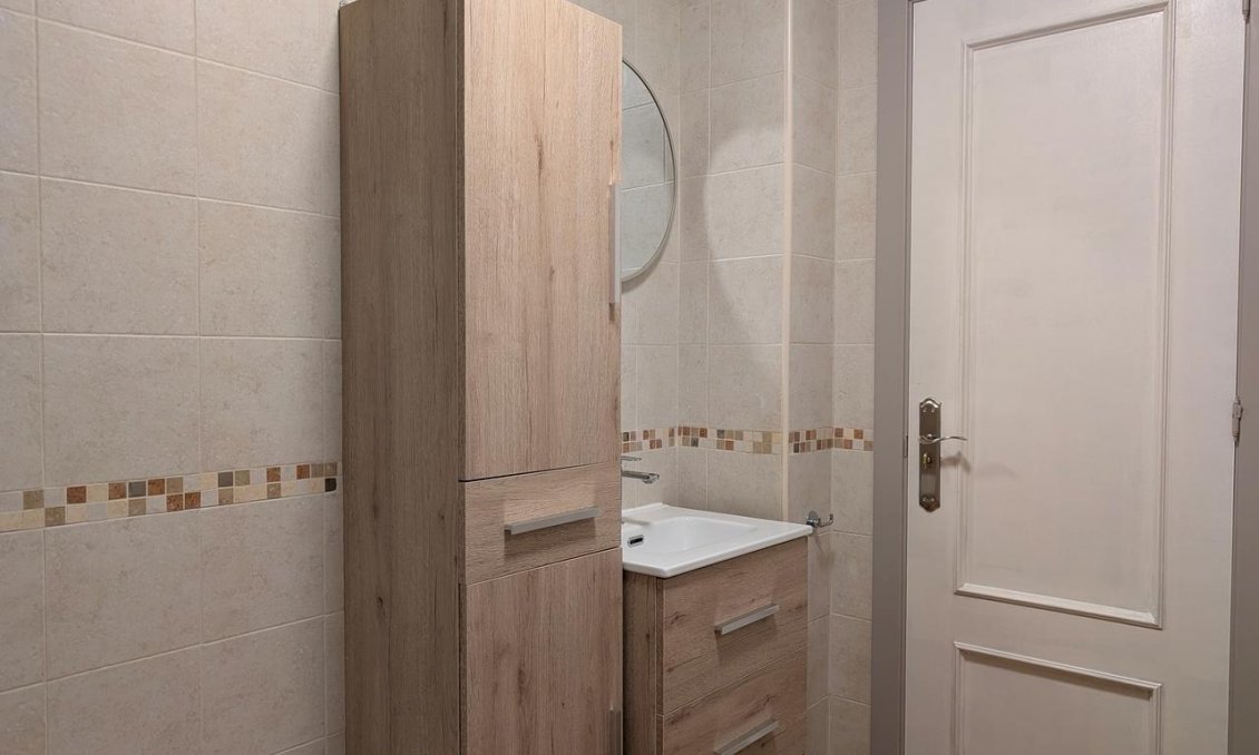 Revânzare - Bungalou -
Benejúzar