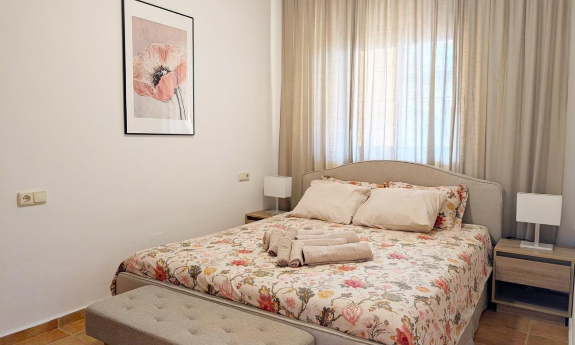 Revânzare - Bungalou -
Benejúzar