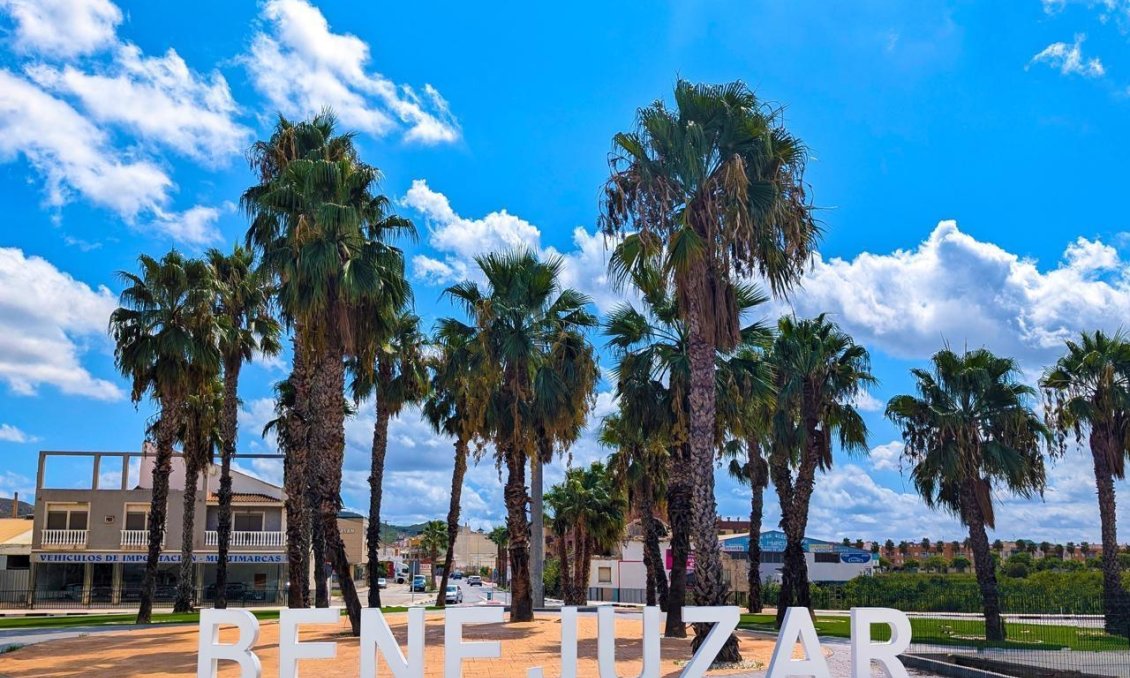 Revânzare - Bungalou -
Benejúzar