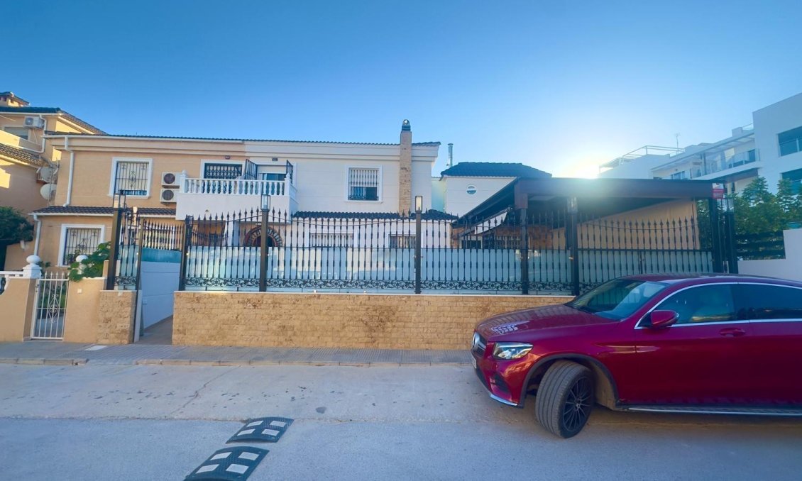 Wiederverkauf - Town House -
Orihuela Costa - La Zenia