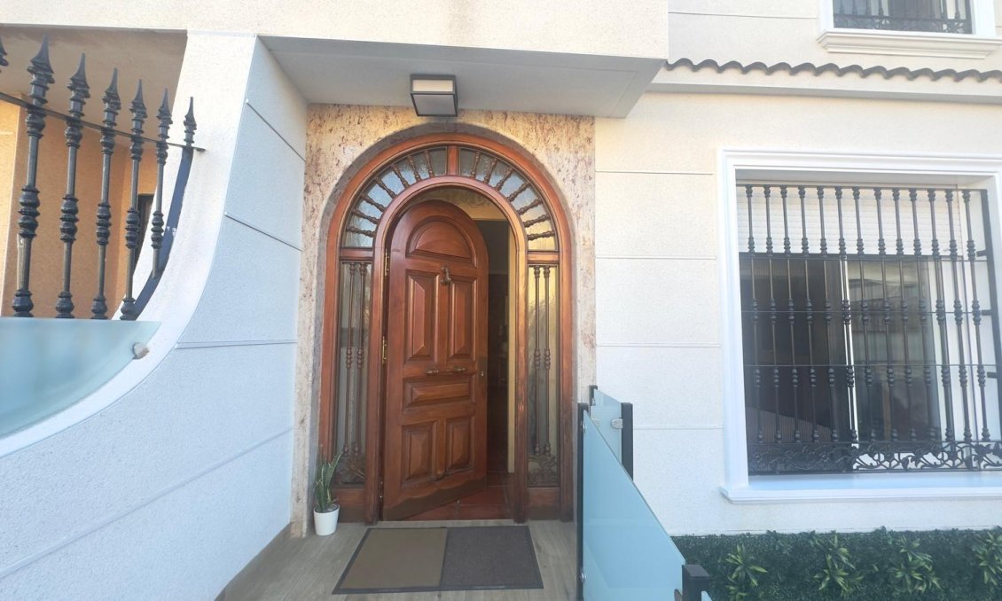 Wiederverkauf - Town House -
Orihuela Costa - La Zenia