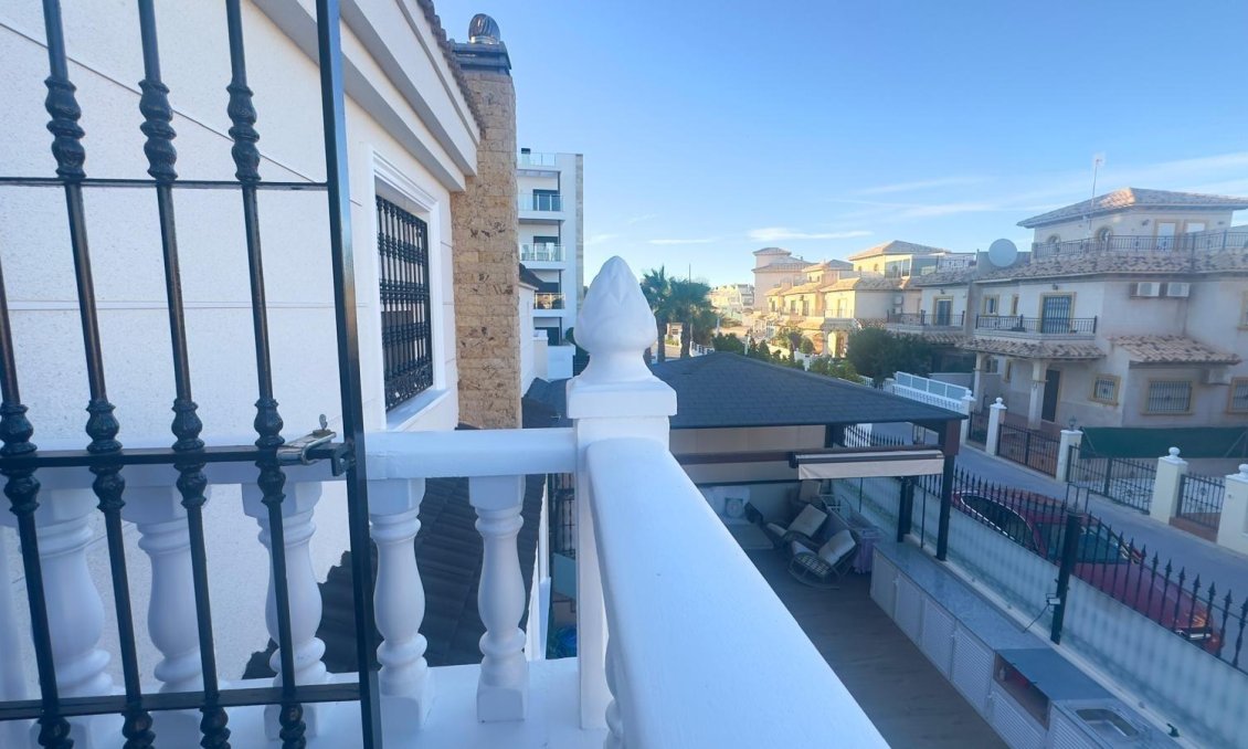 Wiederverkauf - Town House -
Orihuela Costa - La Zenia