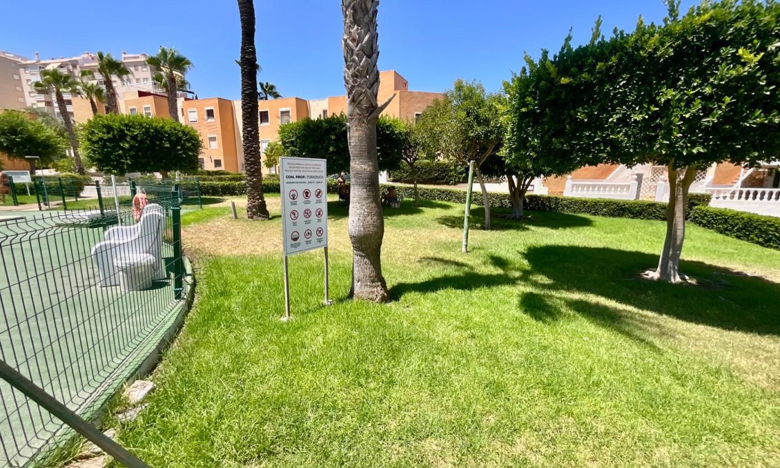 Wiederverkauf - Bungalow -
Torrevieja - Torreblanca