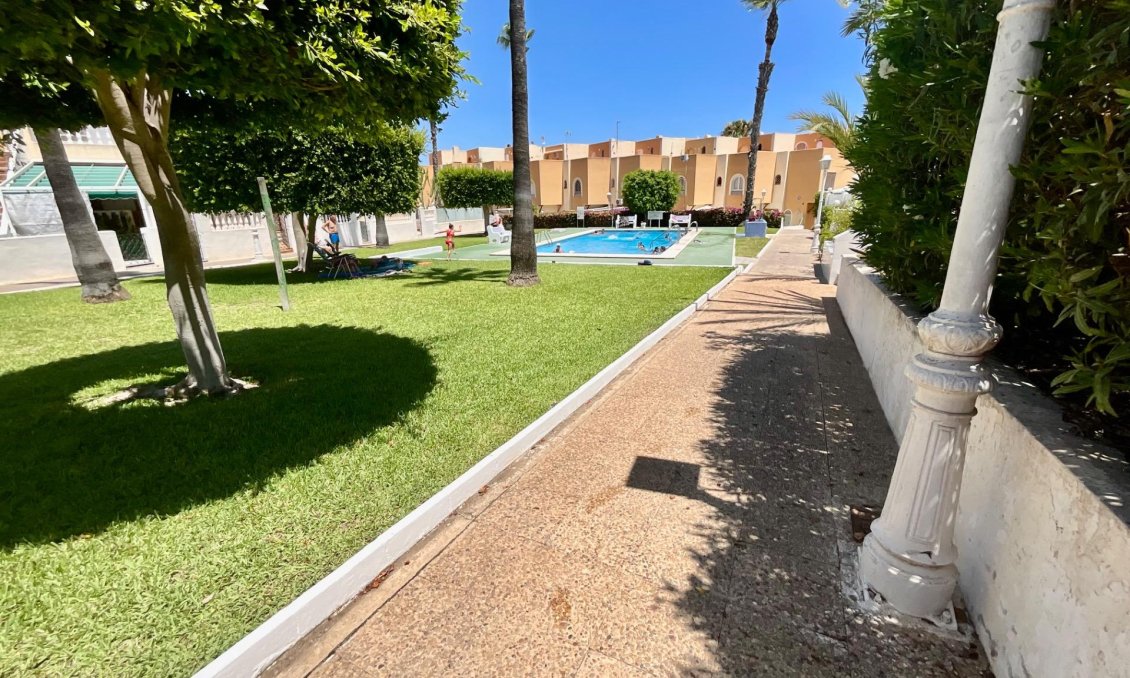Wiederverkauf - Bungalow -
Torrevieja - Torreblanca