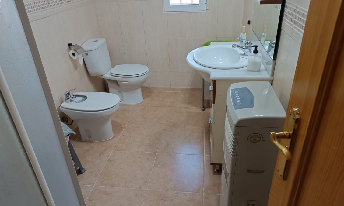 Wiederverkauf - Villa -
Yecla - Inland