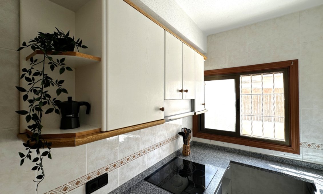 Resale - Bungalow -
Orihuela - Inland