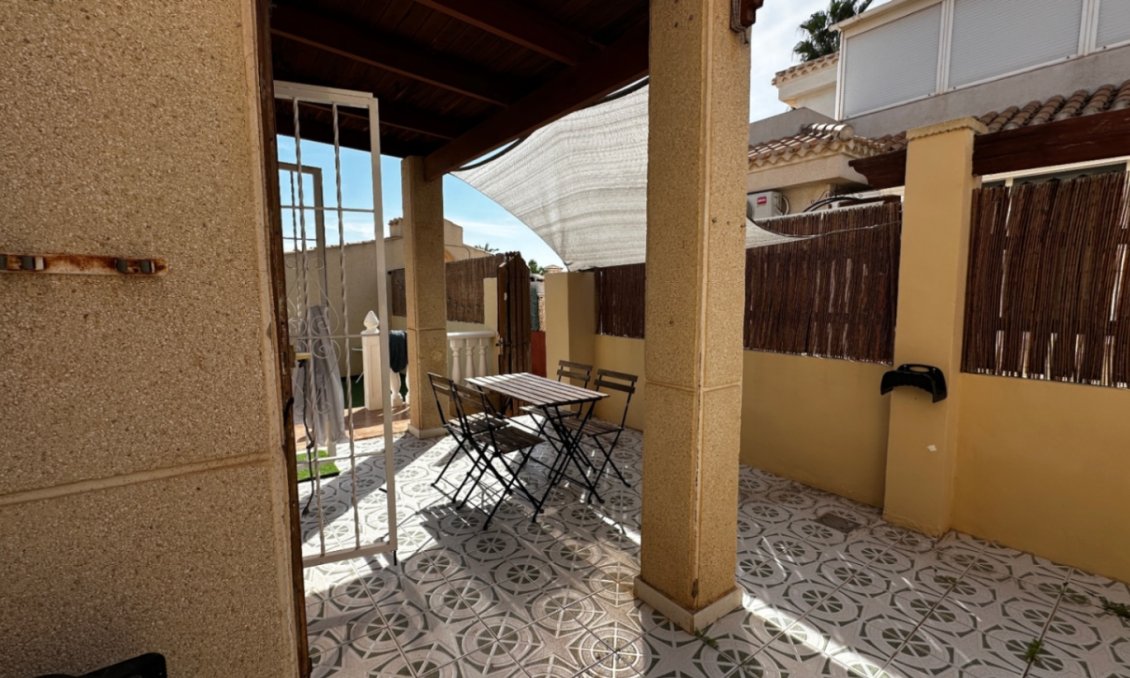 Resale - Bungalow -
Orihuela - Inland