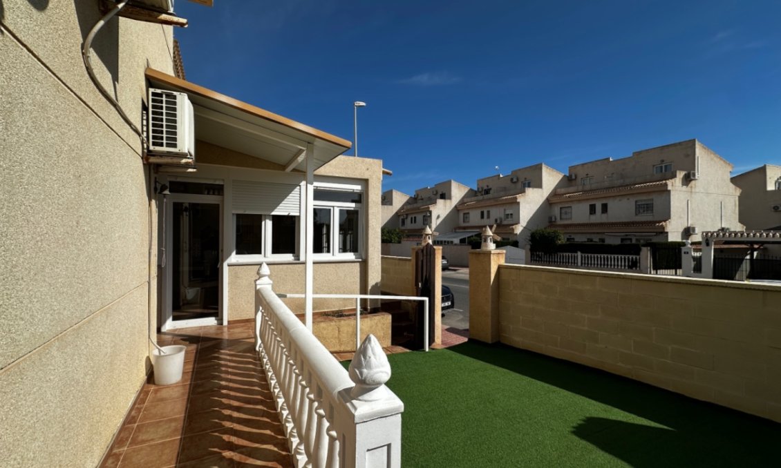 Resale - Bungalow -
Orihuela - Inland