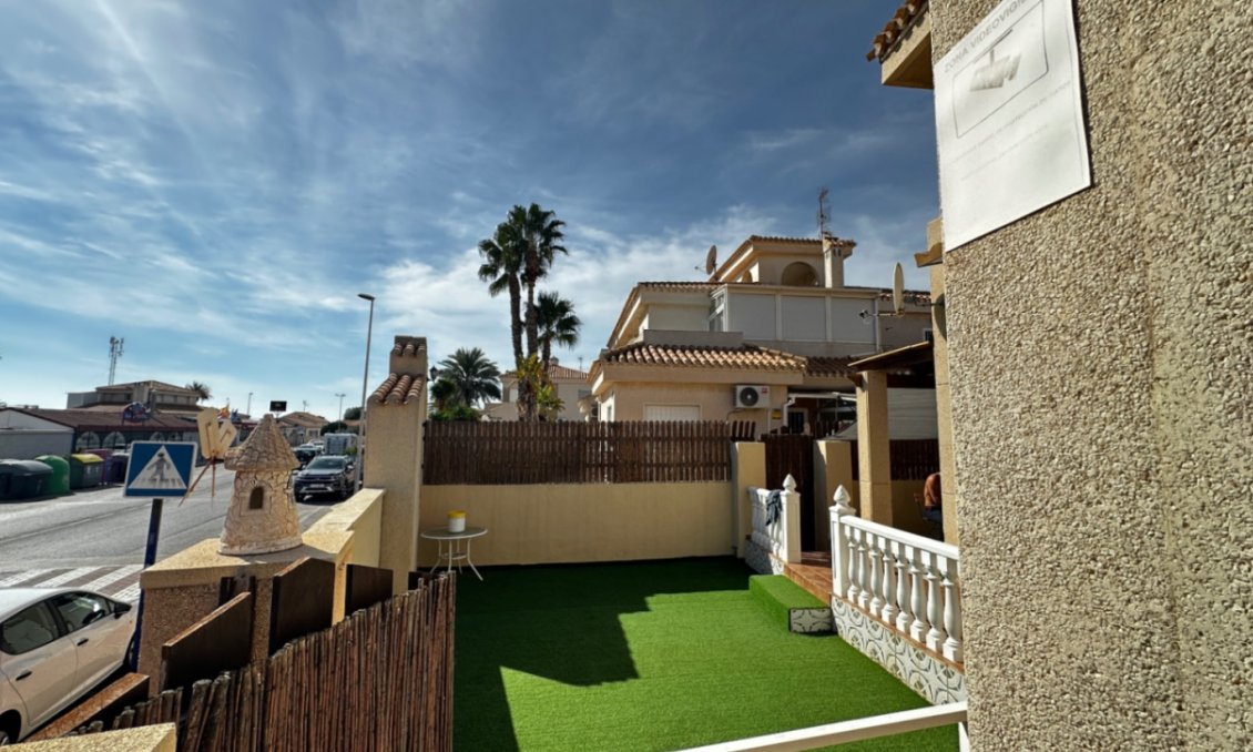 Resale - Bungalow -
Orihuela - Inland
