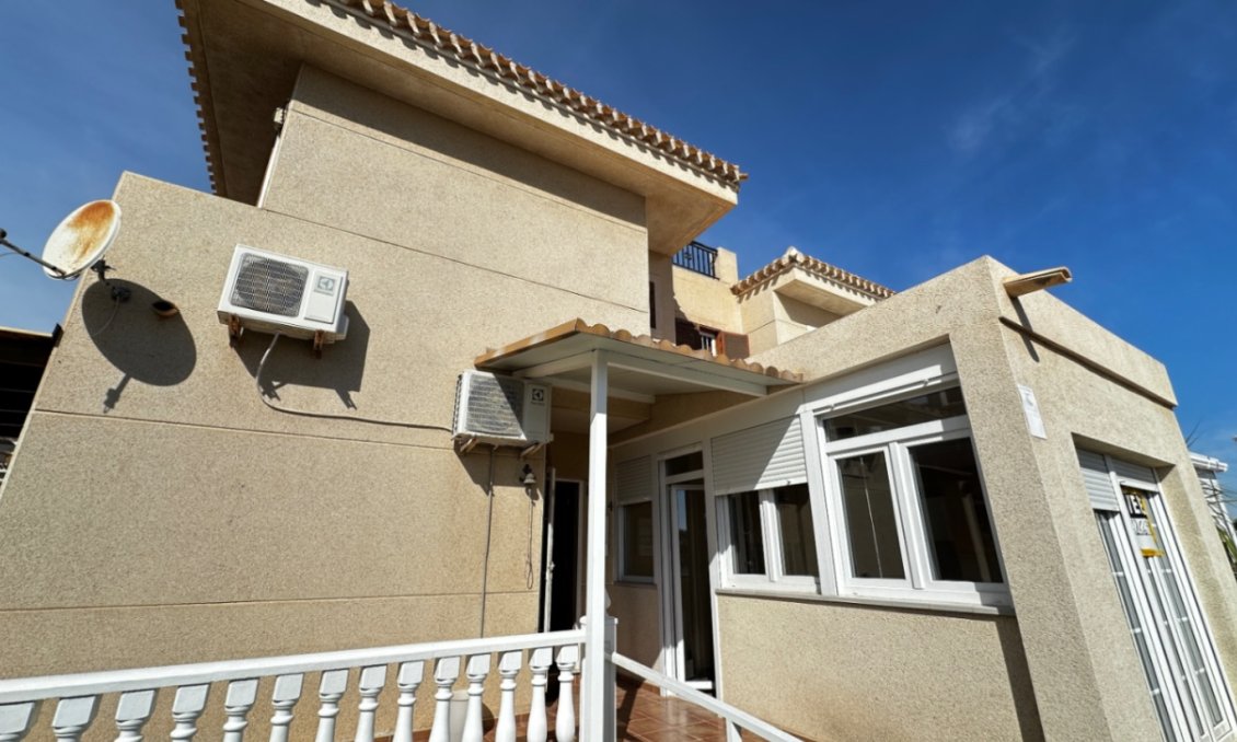 Resale - Bungalow -
Orihuela - Inland