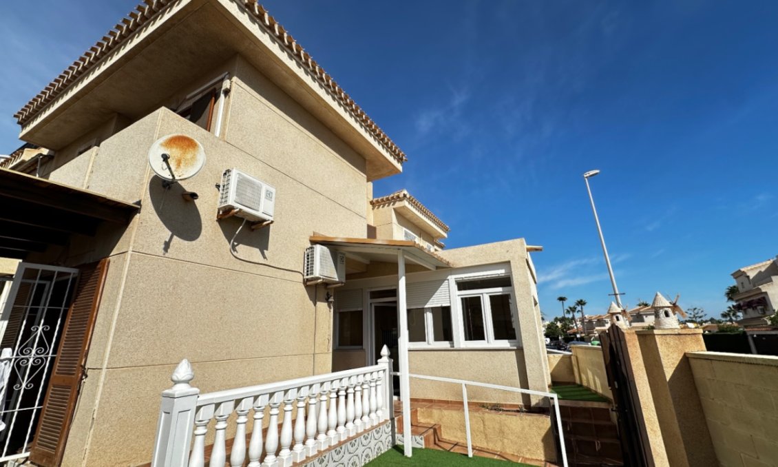 Resale - Bungalow -
Orihuela - Inland