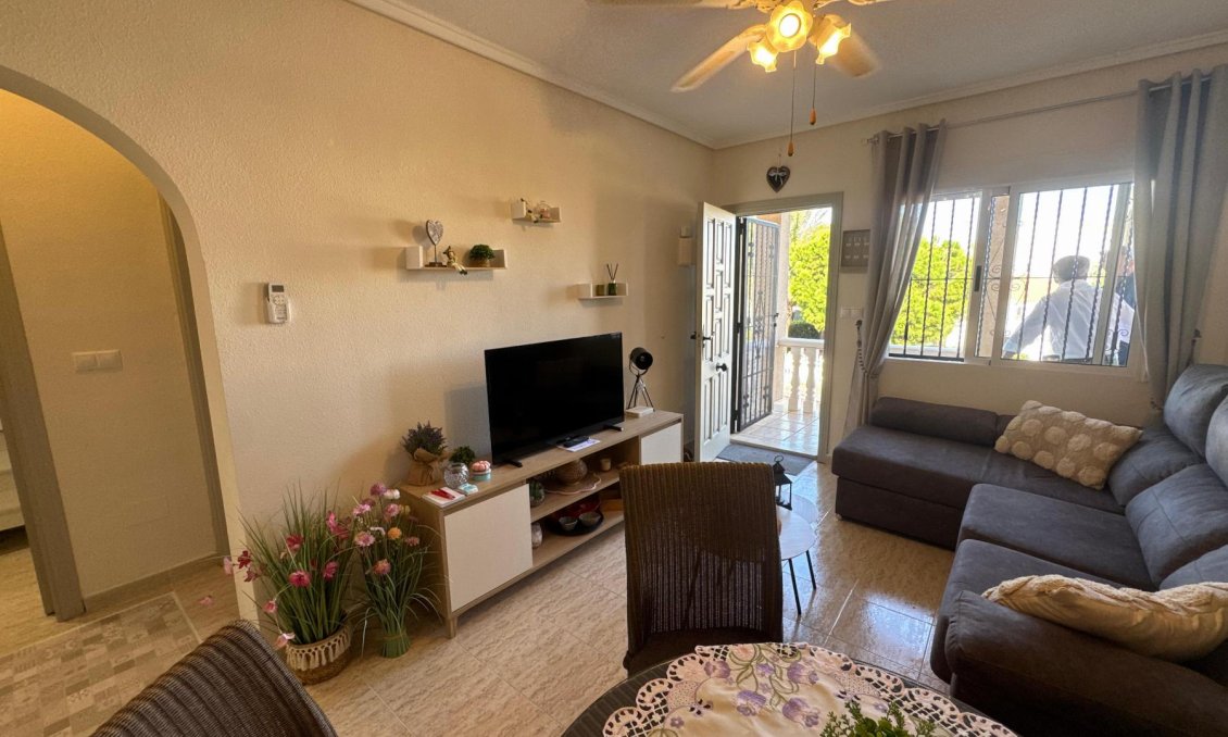 Resale - Bungalow -
Orihuela Costa - Costa Blanca