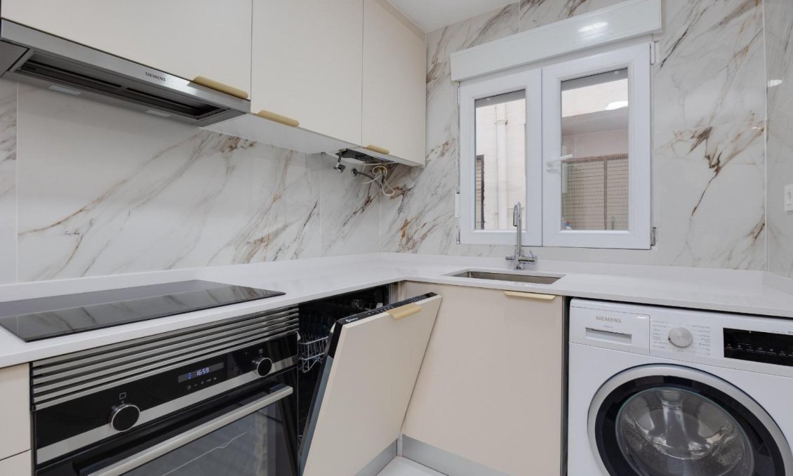 Használt Ingatlanok - Apartman -
Torrevieja - Costa Blanca