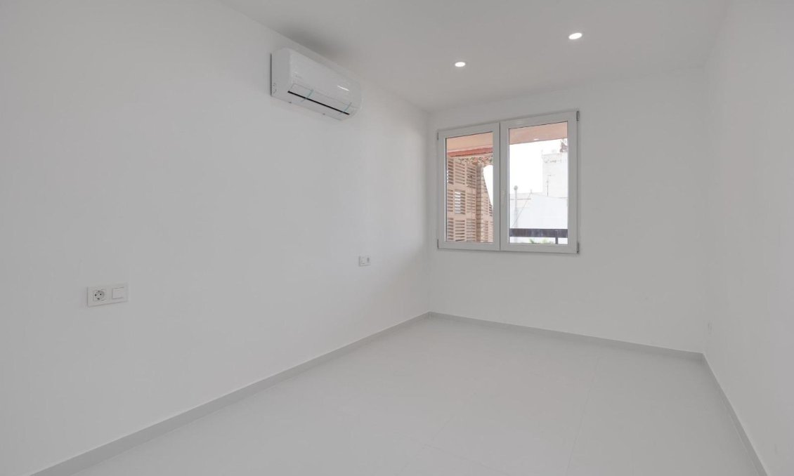 Használt Ingatlanok - Apartman -
Torrevieja - Costa Blanca