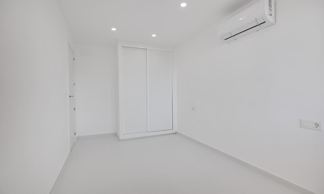 Használt Ingatlanok - Apartman -
Torrevieja - Costa Blanca