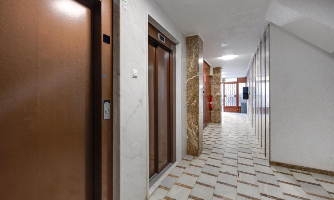 Használt Ingatlanok - Apartman -
Torrevieja - Costa Blanca