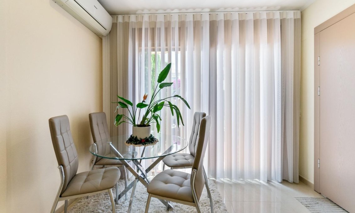 Wiederverkauf - Town House -
Torrevieja - Aguas Nuevas