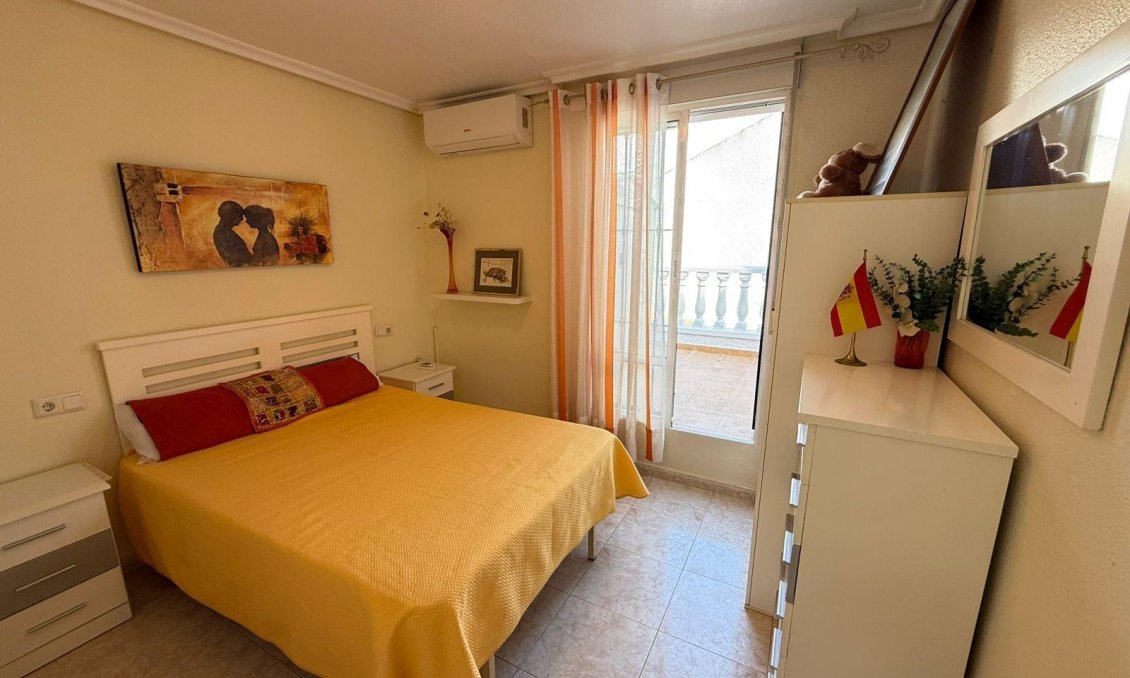 Resale - Town House -
Torrevieja - Calas Blanca