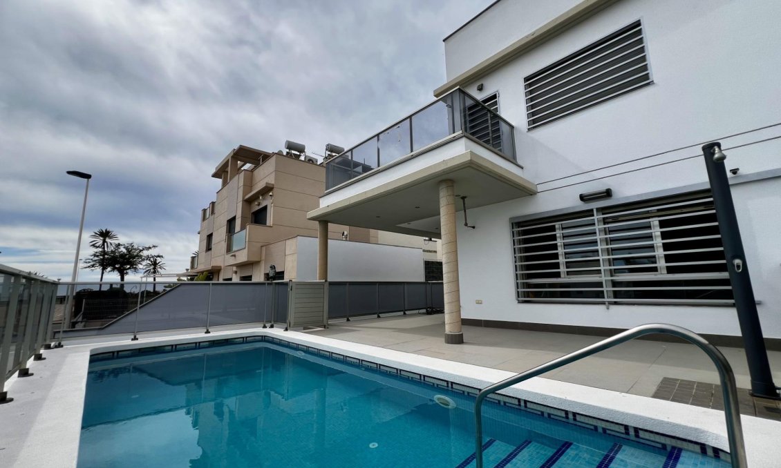 Resale - Villa -
Puerto de Mazarron - El Alamillo