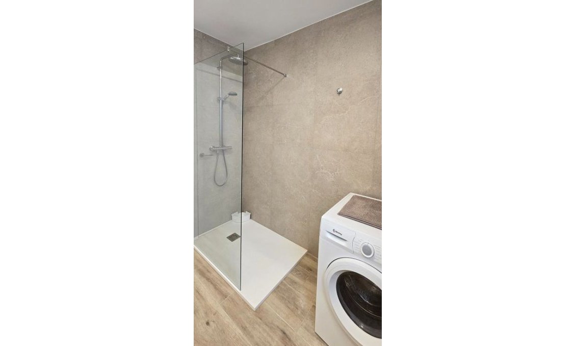 Resale - Apartment -
Torrevieja - Centro