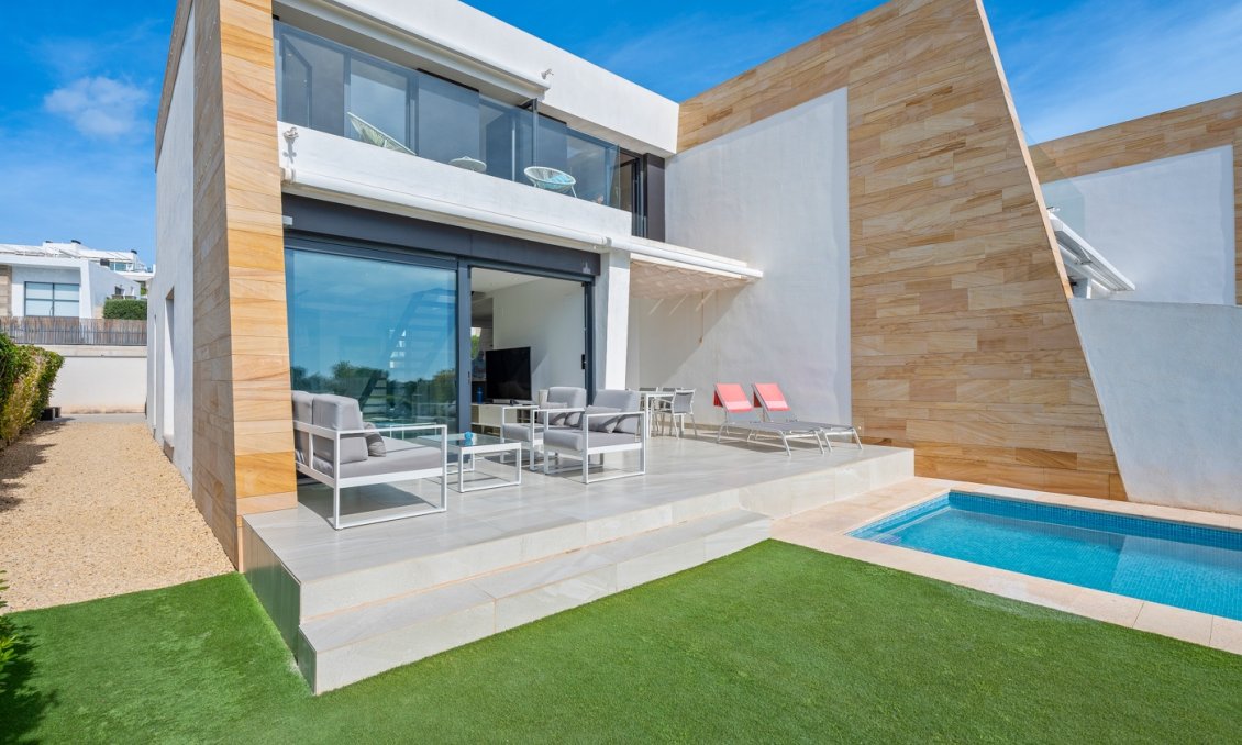 Resale - Villa -
Orihuela Costa - Costa Blanca