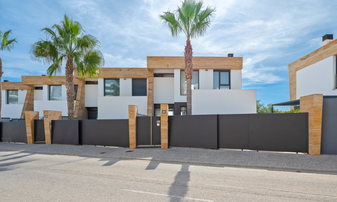 Resale - Villa -
Orihuela Costa - Costa Blanca