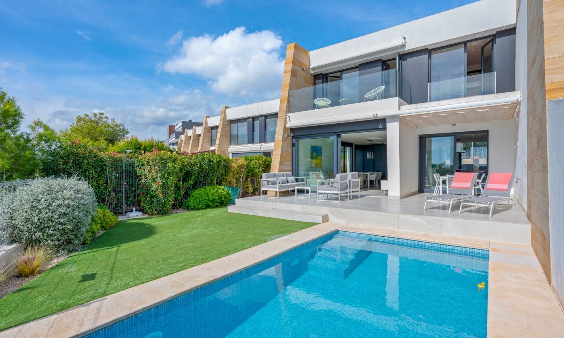 Resale - Villa -
Orihuela Costa - Costa Blanca