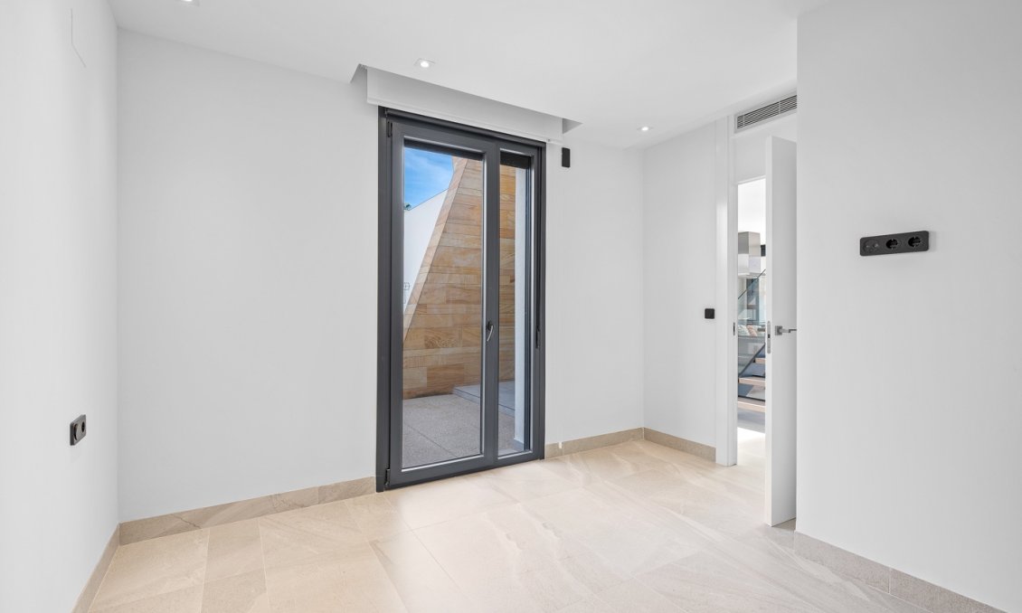 Resale - Villa -
Orihuela Costa - Costa Blanca