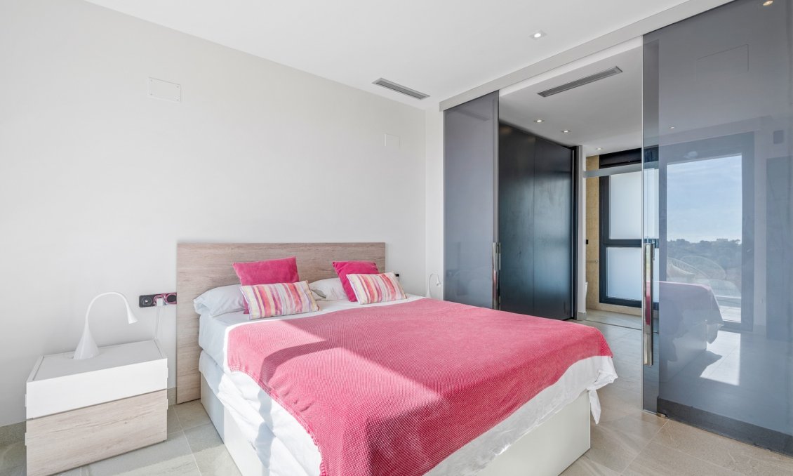 Resale - Villa -
Orihuela Costa - Costa Blanca